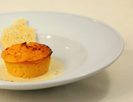 Sformatino di zucca e patate con crema di gorgonzola e cialda di parmigiano